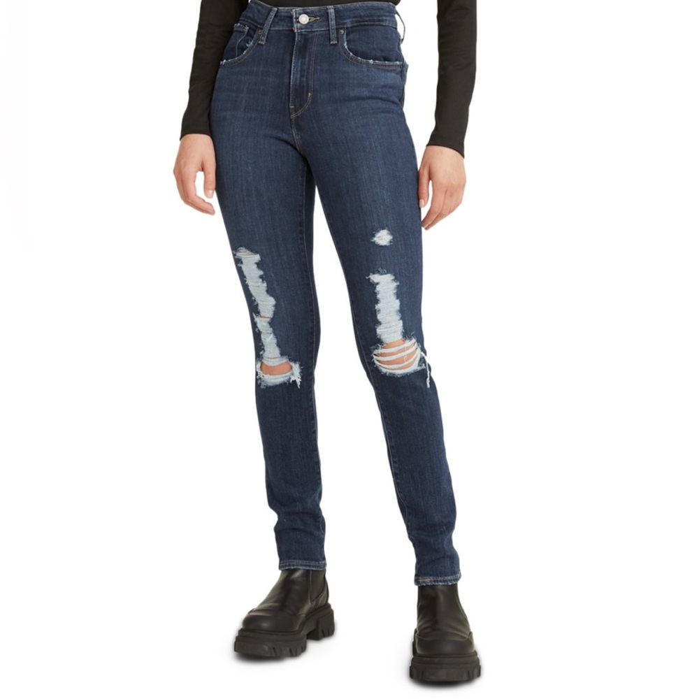 NWT- Levis 721 Skinny Jeans